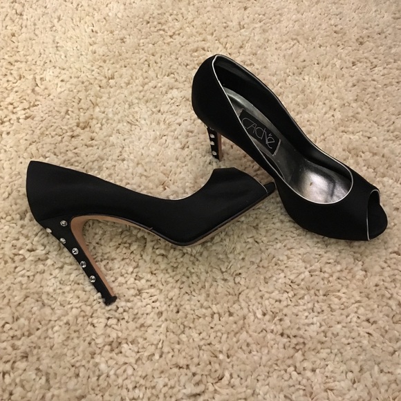 Cache Rhinestoned Heels