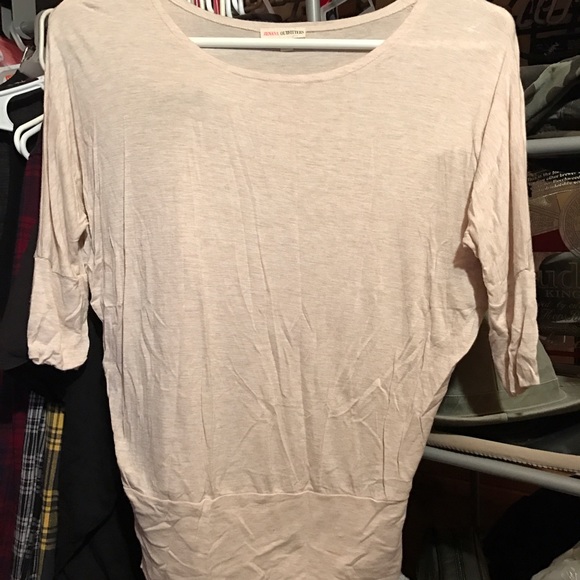 3/4 sleeve shirt