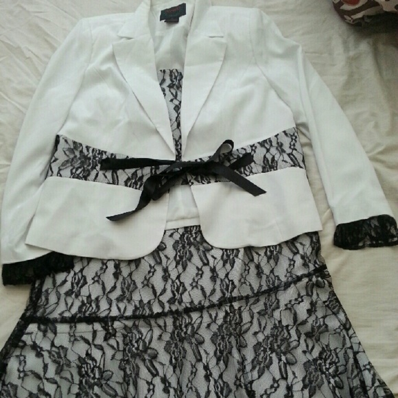 Nice ladies lace 2 piece skirt set