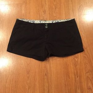 American Eagle black shorts