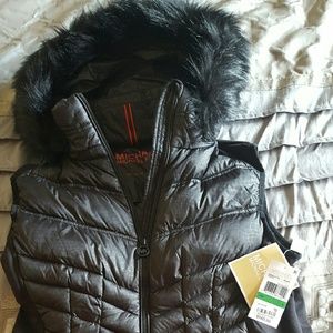 NWT MICHAEL KORS BLACK VEST SIZE LARGE