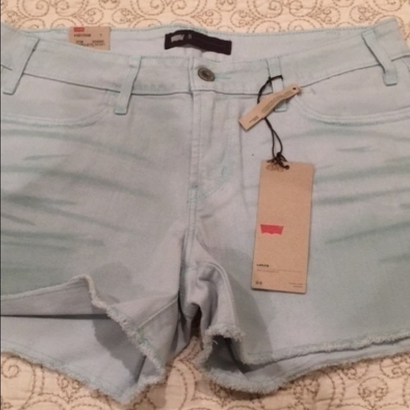 Levi's Shorts - Picture 1 of 3