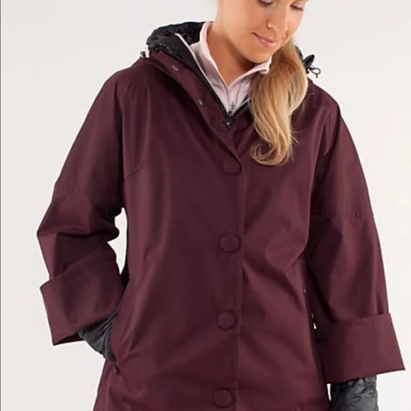 Lululemon 3x a Lady Raincoat Size 6