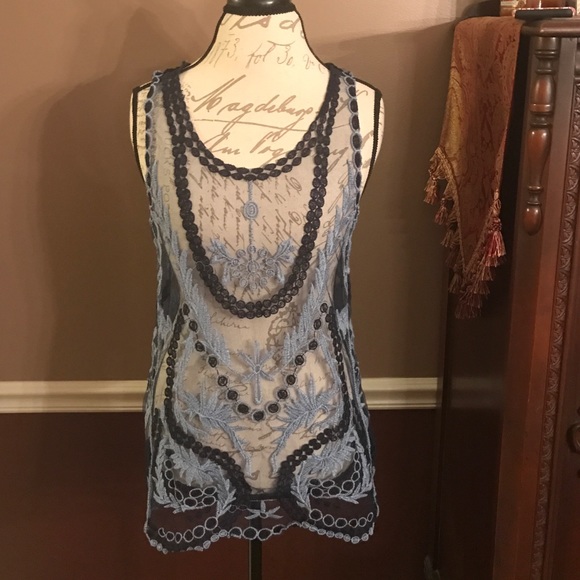 CUPIO Tops - CUPIO EMBROIDERED SHELL TOP TO WEAR OVER TANK