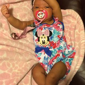 Meet your Posher, V nicole