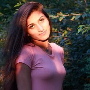 Meet your Posher, Aparna