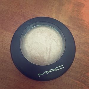 MAC Mineralized Skinfinish Soft and Gentle