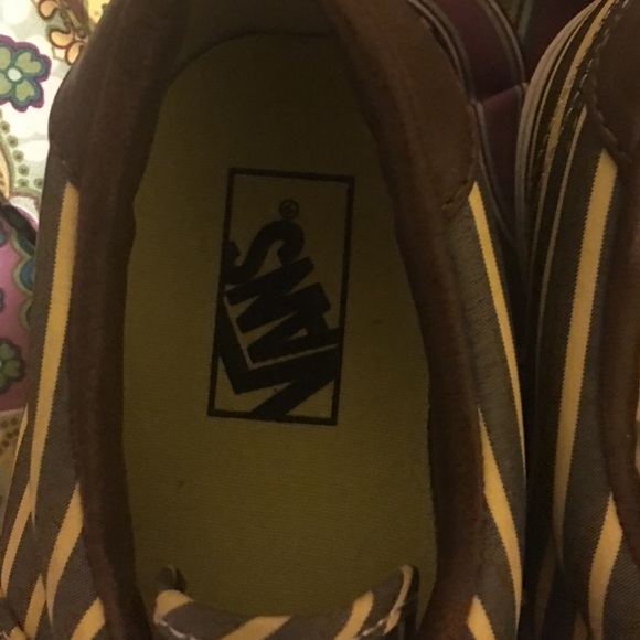 Vans - Picture 3 of 4