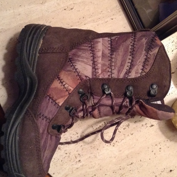 Youth boys boots. .Lacrosse brand. 800 fill Camo