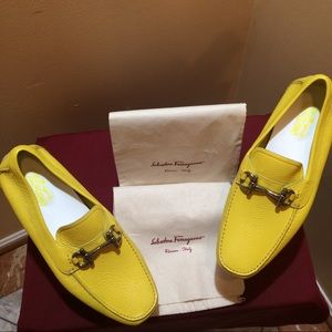 Salvatore Ferragamo Pirigi Drivers. 100%Authentic