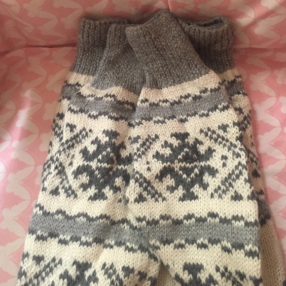 Canadian Made Grey/Beige Sweater - Picture 3 of 4