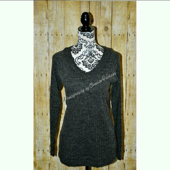 Womens Plus Size V Neck Sweater Size 1X - Picture 3 of 3