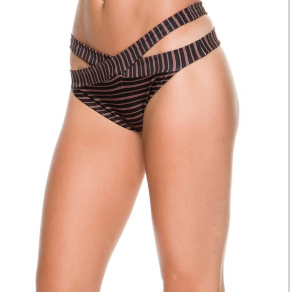 Brand new acacia bikini bottoms - Picture 2 of 3