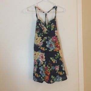 A&F floral dress. Size: XS
