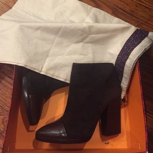 Dark brown Tory Burch shoes