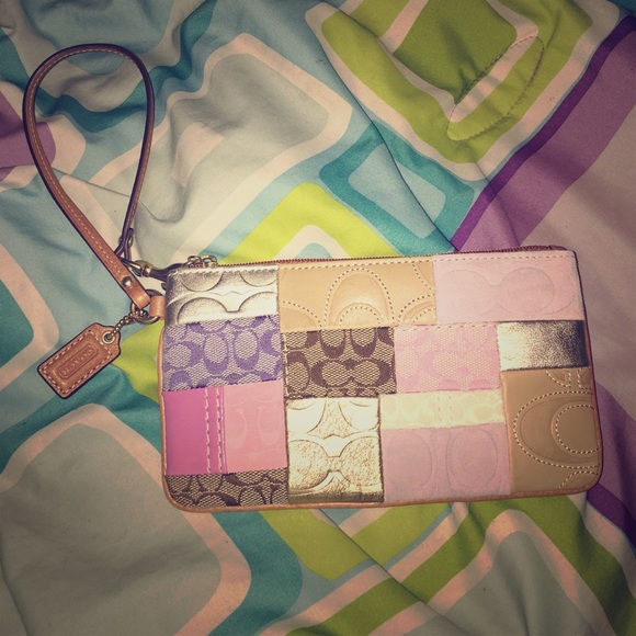 BRAND NEW Coach wristlet 🎀