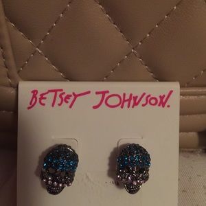 Betsey earring