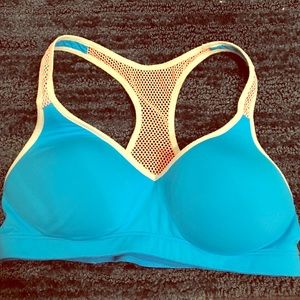 Like new, PINK sports bra.