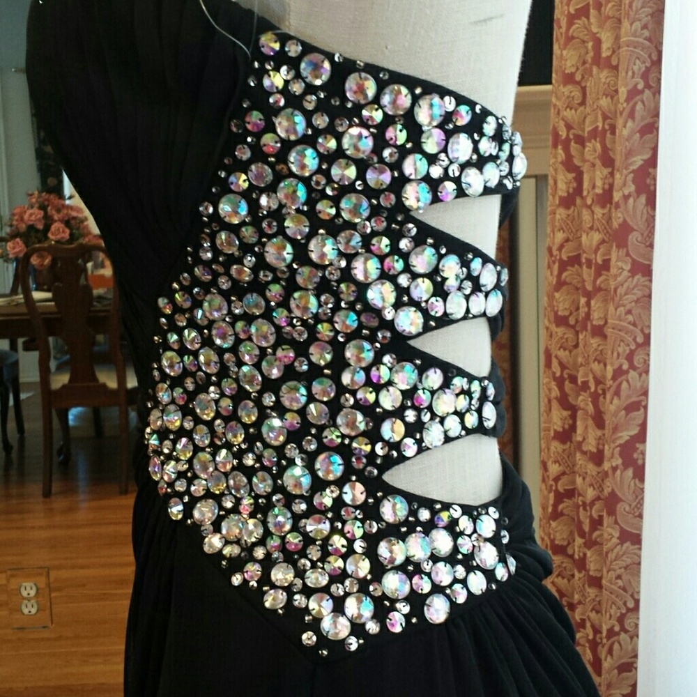 Stunningly gorgeous black sparkly dress