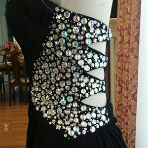 Stunningly gorgeous black sparkly dress