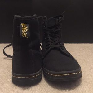 Doc Martens - canvas shoe (size 6)