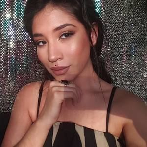 Meet your Posher, Abigail