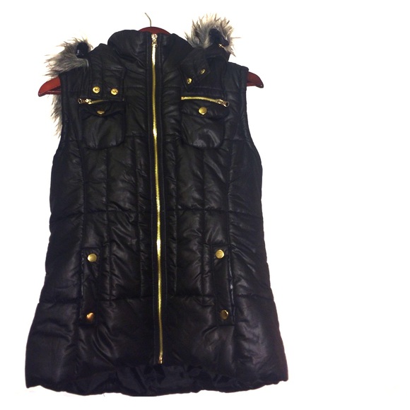 ✨Black Hooded Puffer Vest✨