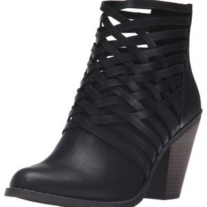 Weaved Black Ankle Boots