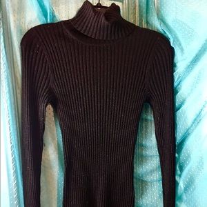 Sale‼️ Black ribbed turtleneck sweater  shimmer M