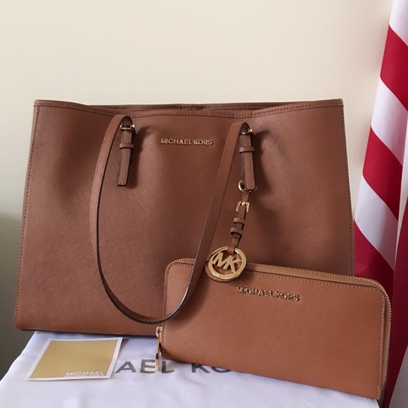 Michael Kors Handbags - Michael Kors Saffiano Tote With Large Wallet