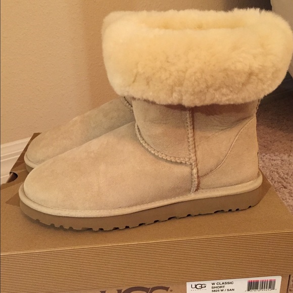 UGG CLASSIC SHORT BOOT