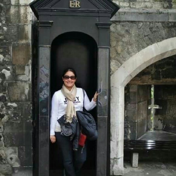 Meet your Posher, Fabiola - Picture 1 of 1