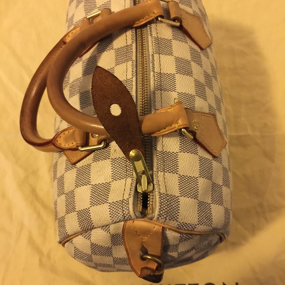 Louis Vuitton - Picture 3 of 4