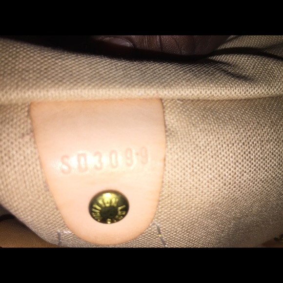 Louis Vuitton - Picture 4 of 4