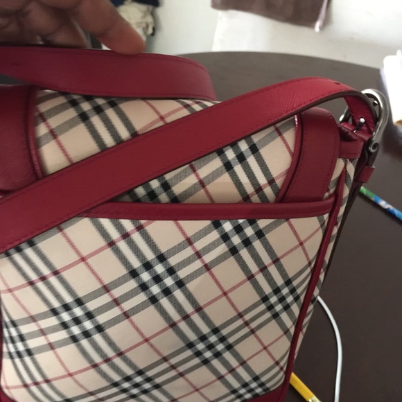 Burberry - Picture 2 of 3