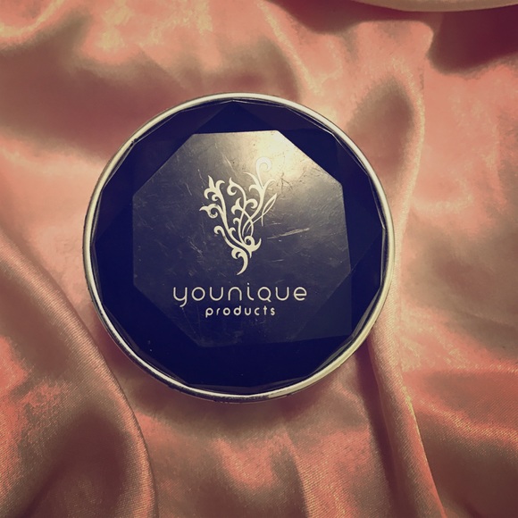 Younique Moodstruck Minerals Concealer