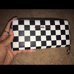 Michael Kors Jet Set Wallet