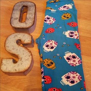 👻HALLOWEEN 👻 LULAROE OS SUGAR SKULLS!!