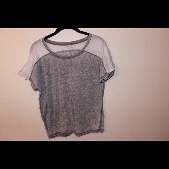 Gray comfy tee