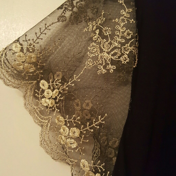 Top - Picture 2 of 2