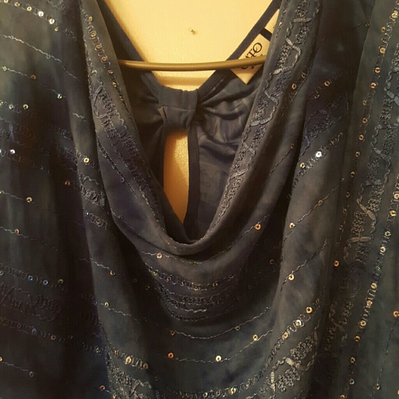 Top - Picture 2 of 3