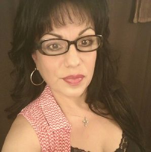 Meet your Posher, Cresencia