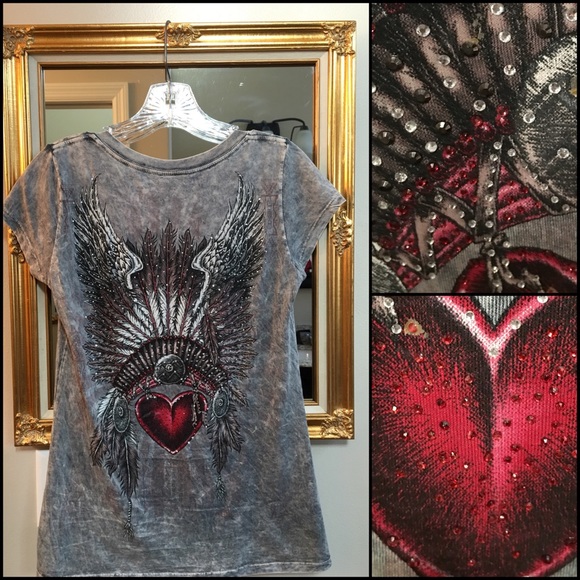 Heart with Indian Headdress V-Neck Top - Picture 2 of 4