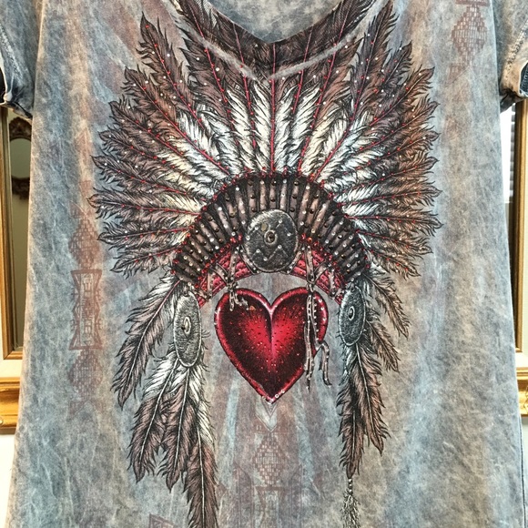 Heart with Indian Headdress V-Neck Top - Picture 4 of 4
