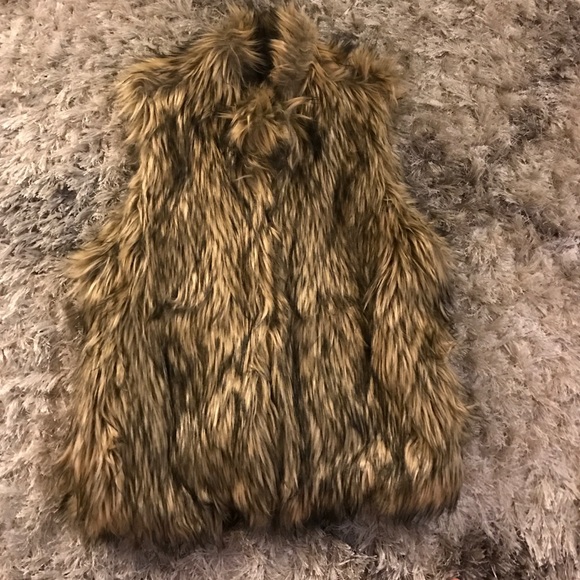 Faux fur vest - Picture 2 of 2