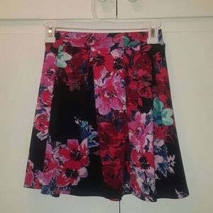 Floral print skirt