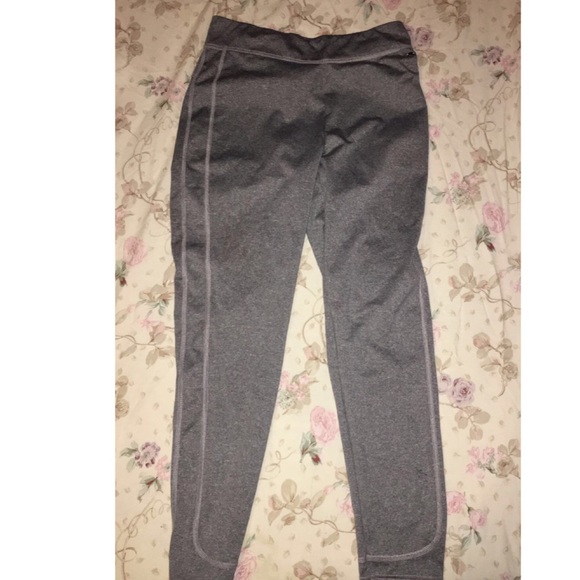 💓Large American Eagle Outfitters Gray Leggings💓 - Picture 1 of 3