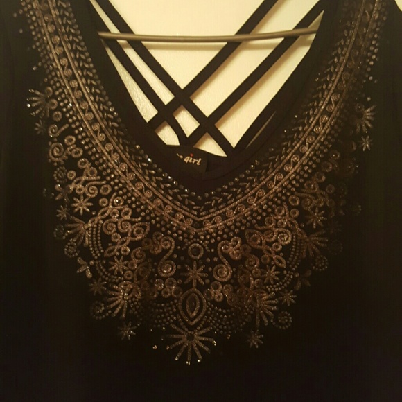 Top - Picture 2 of 4