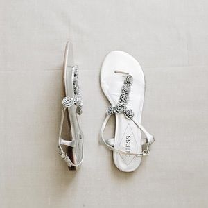 Guess silver sandals w/rose detail