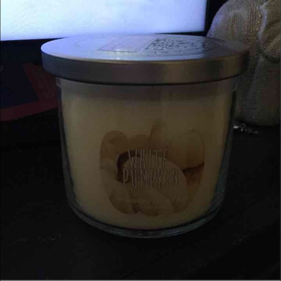 3 wick white pumpkin candle